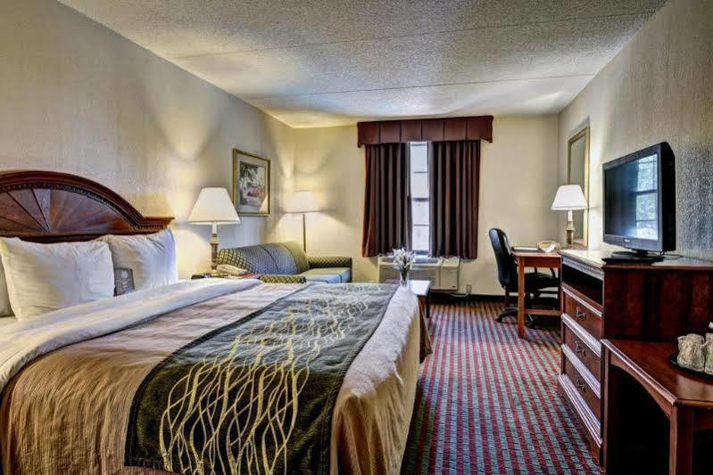 Red Roof Inn Newport News - Yorktown Exterior photo